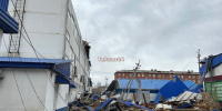 Ветер сорвал крышу с торгового дома «Сибирь» в Тайшете - ИА Тайшет24