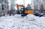 Лед не остановил технику. «Ресурс Групп» борется с последствиями оттепели во дворах